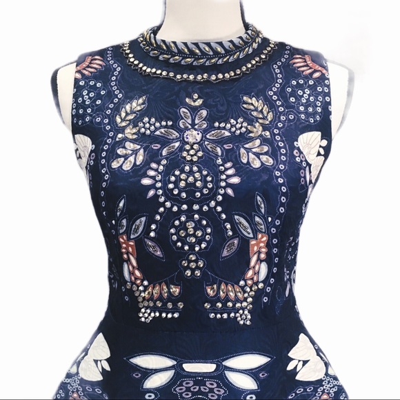 Stunning blue printed beaded dress - Picture 4 of 6